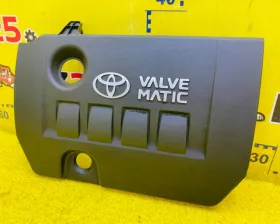 Пластиковая крышка на двс Toyota