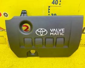 Пластиковая крышка на двс Toyota