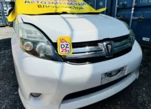 Корпус воздушного фильтра TOYOTA ISIS 2011|Цвет 070 1770037270 ZGM15W 2ZRFAE, передний