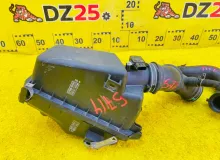 Корпус воздушного фильтра TOYOTA ISIS 2011 1770037270 ZGM15W 2ZRFAE, передний