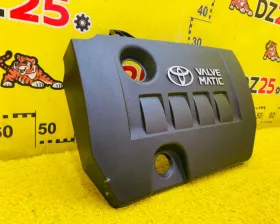 Пластиковая крышка на двс Toyota