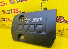 Пластиковая крышка на двс TOYOTA ISIS 2011 1121237030 ZGM15W 2ZRFAE, передняя