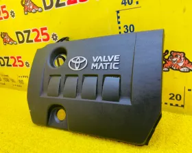 Пластиковая крышка на двс Toyota