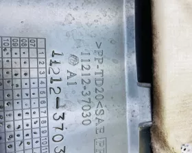 Пластиковая крышка на двс Toyota