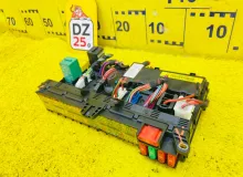 Блок предохранителей Land Rover RANGE ROVER 2005 YQE500240 L322 428PS, передний