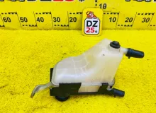 Бачок расширительный LEXUS CT200H 2011 1648028080 ZWA10 2ZRFXE, передний