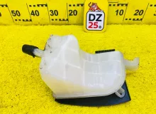 Бачок расширительный LEXUS CT200H 2011 1648028080 ZWA10 2ZRFXE, передний