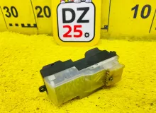 Блок управления стеклоподъемниками TOYOTA HIACE 1996 8482026012 KZH106G 1KZTE, передний правый Блок управления стеклоподъемниками TOYOTA HIACE 1996 8482026012 KZH106G 1KZTE, передний правый