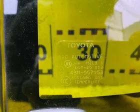Стекло двери Toyota