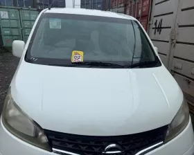 Капот Nissan
