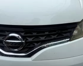 Решетка радиатора Nissan