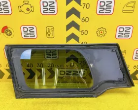 Стекло собачника Toyota