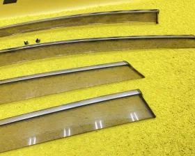 Ветровик на дверь Mazda