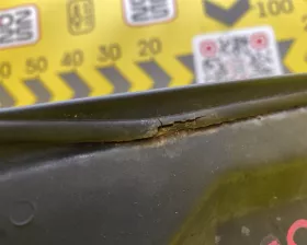 Капот Mitsubishi
