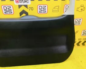 Обшивка двери багажника Toyota