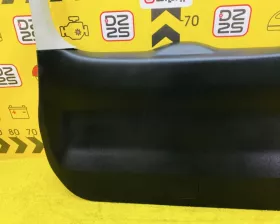 Обшивка двери багажника Toyota