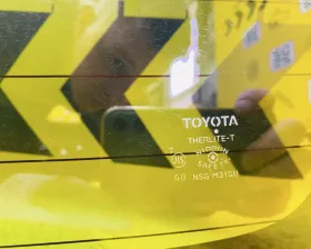 Стекло двери багажника Toyota