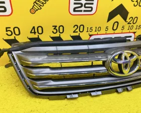 Решетка радиатора Toyota