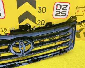 Решетка радиатора Toyota