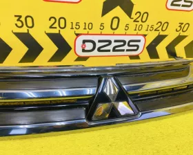 Решетка радиатора Mitsubishi