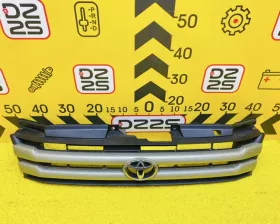 Решетка радиатора Toyota