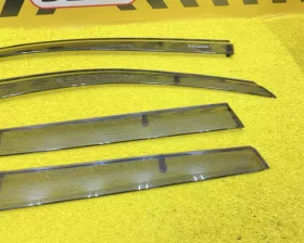 Ветровик на дверь Mitsubishi