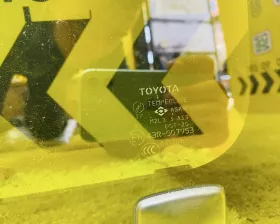 Стекло двери TOYOTA