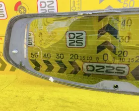 Стекло двери багажника Nissan
