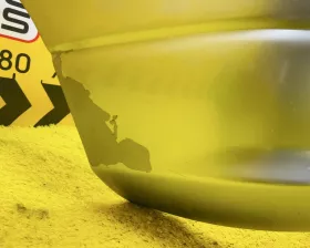 Бампер Toyota