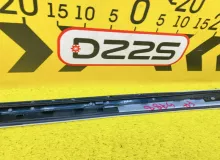 Молдинг лобового стекла HONDA FIT 2020/Цвет NH883P 73152TZA GR1 L13B, передний правый
