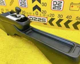 Бардачок между сиденьями Honda
