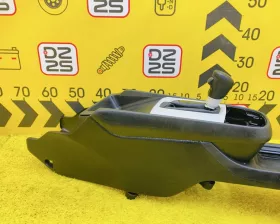 Бардачок между сиденьями Honda