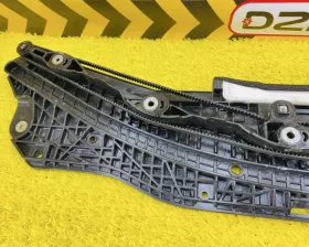 Доводчик двери Toyota