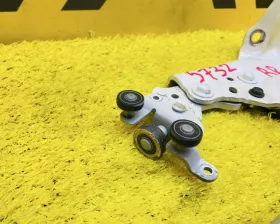 Ролик раздвижной двери Toyota