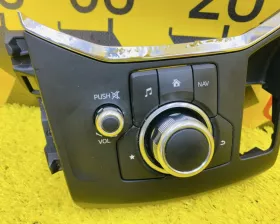 Блок управления магнитолой Mazda