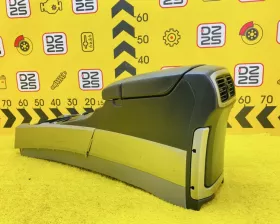 Бардачок между сиденьями Toyota