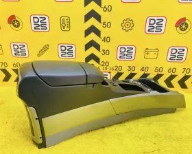 Бардачок между сиденьями Toyota