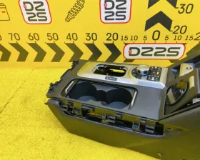 Бардачок между сиденьями Land Rover
