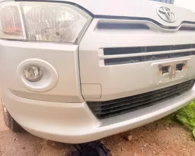 Бампер Toyota