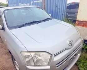Капот Toyota