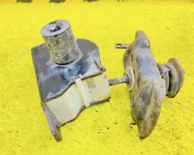 Крепление запасного колеса Toyota