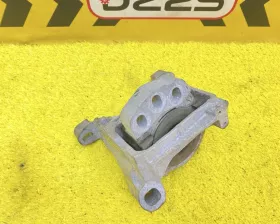 Подушка двигателя Mazda