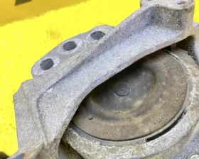 Подушка двигателя Mazda