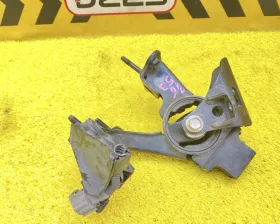 Подушка двигателя Toyota