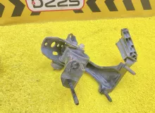 Подушка двигателя TOYOTA VOXY 2014 1237137350 ZWR80G 2ZRFXE, задняя