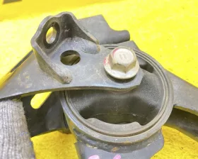 Подушка двигателя Toyota