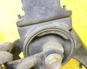 Подушка двигателя Toyota