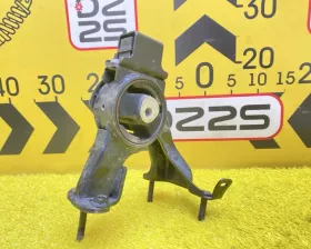 Подушка двигателя Toyota
