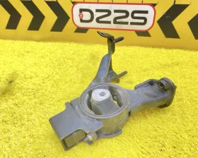 Подушка двигателя Toyota