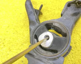 Подушка двигателя Toyota